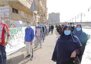 صور.. إقبال كبير على لجان الانتخابات بدمياط