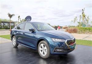 سكودا أوكتافيا A8 سيارة عائلية رياضية تتحدي الجميع .. تجربة قيادة سريعة 