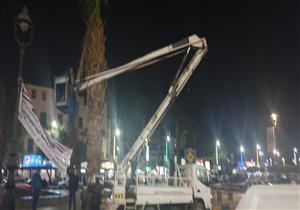 بالصور- "صحة أسوان" تُعلق لافتات لحملة  تطعيمات شلل الأطفال في الشوارع