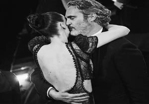 صور.. لقطات رومانسية لا تفوتك في أوسكار 2020