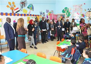 وفد مؤتمر "تعزيز التعليم" يزور مدرستي مجمع فهد والسيدة نفيسة