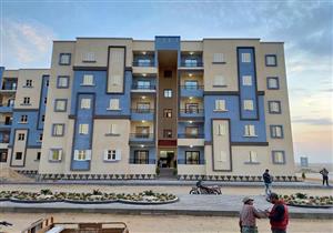 مساعد نائب رئيس"هيئة المجتمعات العمرانية" يتفقد تشطيب 2088 شقة بالإسكان اجتماعي