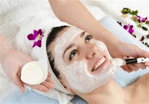 7 أخطاء شائعة تفعلها عاملات صالونات التجميل عليكِ معرفتها.. تصيب بالأمراض 