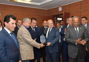 الخشت يعلن تبرع ماراثون زايد الخيري بـ5 ملايين جنيه لمعهد الأورام