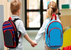 قبل بداية الفصل الثاني.. 11 طريقة بسيطة لتنظيف الحقيبة المدرسة 