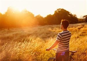 أشعة الشمس تقضي على كورونا.. حقيقة أم خرافة؟