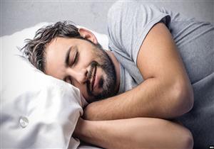 منها البابونج.. طرق تساعدك على النوم بعمق أثناء الليل