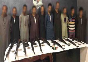 ضبط 10 أشخاص أطراف خصومة ثأرية بحوزتهم 11 قطعة سلاح بأسيوط