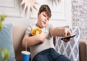 "طفلك يعاني من السمنة؟".. إليك 9 طرق لمساعدته على إنقاص وزنه