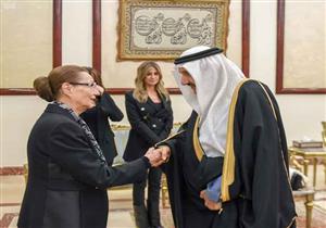 مندوب الملك سلمان يقدم العزاء لسوزان مبارك وخديجة الجمال وهايدي راسخ (صور)