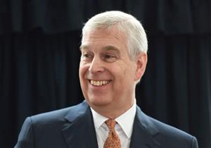 بلومبرج: أمير بريطاني يواجه محاكمة بشأن الاعتداء جنسيًا على فتاة 