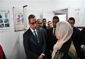 محافظ الفيوم يتابع أعمال المبادرة الرئاسية "للعناية بصحة الأم والجنين"