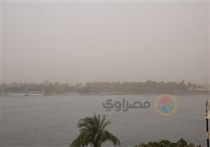 "منخفض التنين" يغلق الطرق الصحراوية في الأقصر - صور 