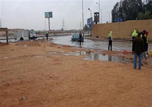 بالصور.. إغلاق الطريق من وإلى الغردقة بسبب الأمطار الغزيرة