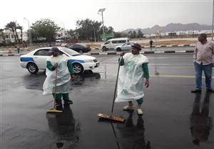 محافظ جنوب سيناء يتابع شفط مياه الأمطار بشرم الشيخ