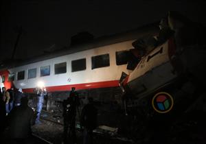 ننشر أول صور من موقع حادث قطاري روض الفرج