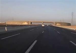 الداخلية تكشف حقيقة قيام "خارجين على القانون" باستيقاف قائدي السيارات بطريق الإسماعيلية