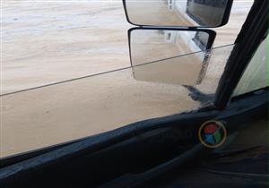 مياه الأمطار تغلق الطريق الصحراوي الشرقي بالمنيا 