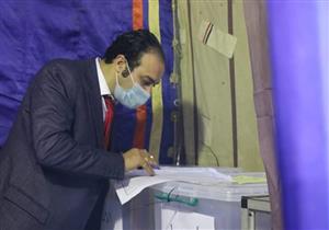  قبلات وأحضان وكمامات.. تباين في إجراءات الوقاية من كورونا بانتخابات المحامين