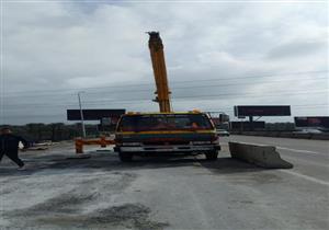  لإصلاح التشققات.. تحويلات مرورية لتخفيف الضغط على المحور (صور)