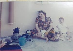 "نوادر الجدة فاطمة".. تونسي يلم شمل عائلته بجروب فيسبوك