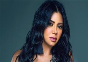 "لازم نقعد في البيت".. وفاء عامر ورانيا يوسف تطالبان بوقف تصوير المسلسلات