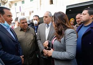 بالصور- محافظ دمياط تقود حملة لتطهير وتعقيم وسائل المواصلات