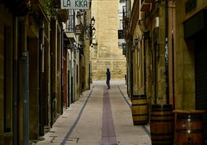 إسبانيا تفرض قيودًا على دخول الأجانب لمدة 30 يومًا