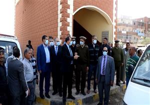 رئيس جامعة بني سويف يقود حملة لتطهير وتعقيم مواقف السيارات