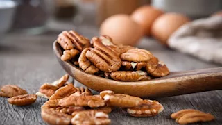 9 أسباب تجعل عين الجمل من أهم المكسرات لصحتك