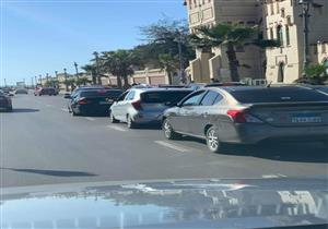 لا تراجع ولا التزام.. طوابير أمام حدائق المنتزه بعد غلق شواطئ الإسكندرية -صور