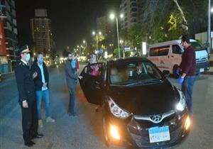 "أي حد مكاني هيعمل كده".. حكاية ضابط تحول إلى حديث "السوشيال ميديا" بسبب طفلة