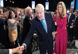 من هي شريكة رئيس وزراء بريطانيا التي تصغره بربع قرن؟