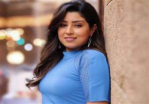 في ذكرى عقد قرانها.. اَيتن عامر: "5 سنين ولسه مكملين"