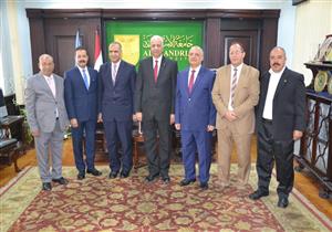 عبدالمحسن سلامة يتفقد سير العملية الانتخابية بمقر "الأهرام" بقليوب