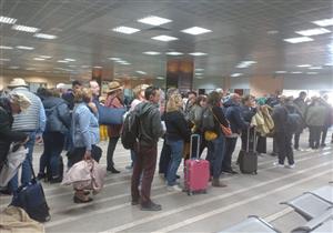 رغم الإعلان عن 12 إصابة بكورونا.. 11 رحلة سياحية تصل إلى مطار الأقصر اليوم