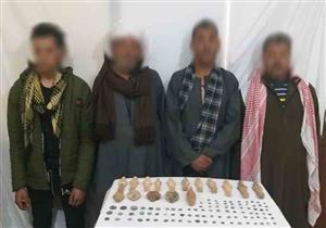 ترجع للعصر الفرعوني واليوناني.. ضبط 4 أشخاص بحوزتهم 108 قطع أثرية بالمنيا
