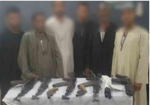 حملة أمنية تستهدف قرية المعابدة تضبط 8 قطع أسلحة نارية