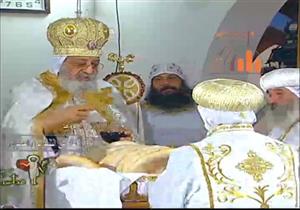  البابا تواضروس يصل إلى دير الأنبا بيشوي ليترأس قداس عيد القيامة (صور)