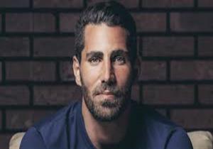 فيديو| لمناهضة الزواج المبكر.. عزيز مرقة يطرح "داليا"