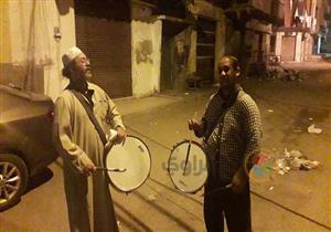 من أيام الطبلة الجلد.. عم نبيل 45 سنة مسحراتي:"كسبت محبة الناس" - صور