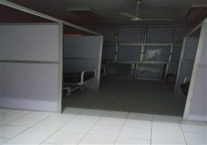 حملة تطهير وتعقيم بمستشفى بنها الجامعي لمواجهة كورونا (صور)