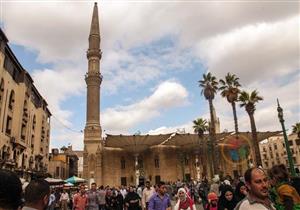 من كنوز القاهرة الإسلامية.. جولة مصورة بمسجد "الحسين" حفيد النبي