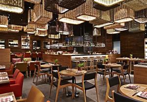 خوفاً من كورونا.. مطعم يلجأ لحيلة غريبة