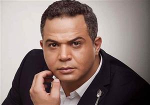 شبح العالم".. مصطفى درويش يكشف عن شخصيته في "بـ 100 وش"