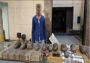 بقيمة 18 مليون جنيه.. العثور على 2220 طربة حشيش مخبأة داخل سقف أتوبيس بالسويس