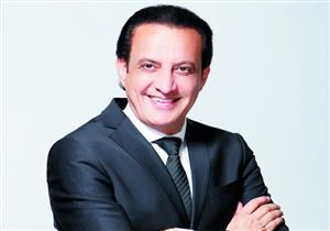 تصلني رسائل ربانية.. طارق علام: علمت بوفاة أمي وشقيقتي قبل ساعات