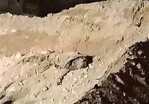 "دُفن في الرمال بالخطأ".. تفاصيل العثور على جثة شاب أسفل كوبري الحلمية 