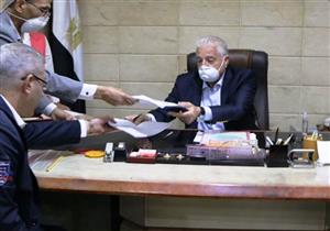 محافظ جنوب سيناء يوقع برتوكولاً لتنفيذ عدد من المشروعات العاجلة