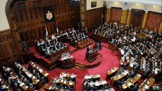 برلمان صربيا يقبل استقالة رئيس الوزراء